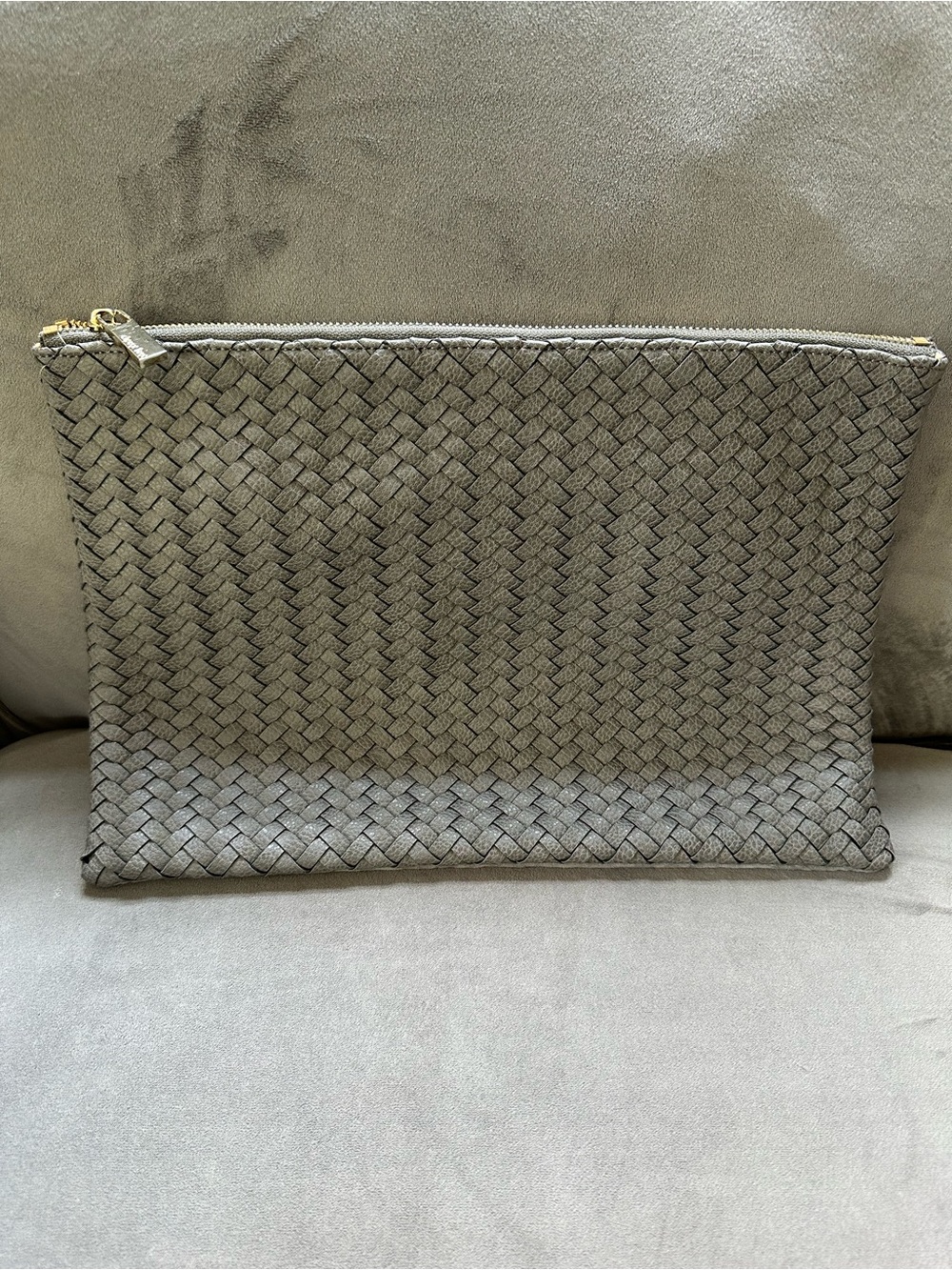 Deux Lux Grey Woven Zip Clutch